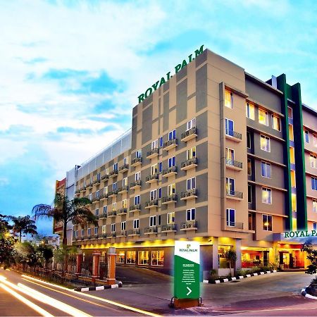 Royal Palm Hotel & Conference Center Cengkareng Jakarta Exterior foto