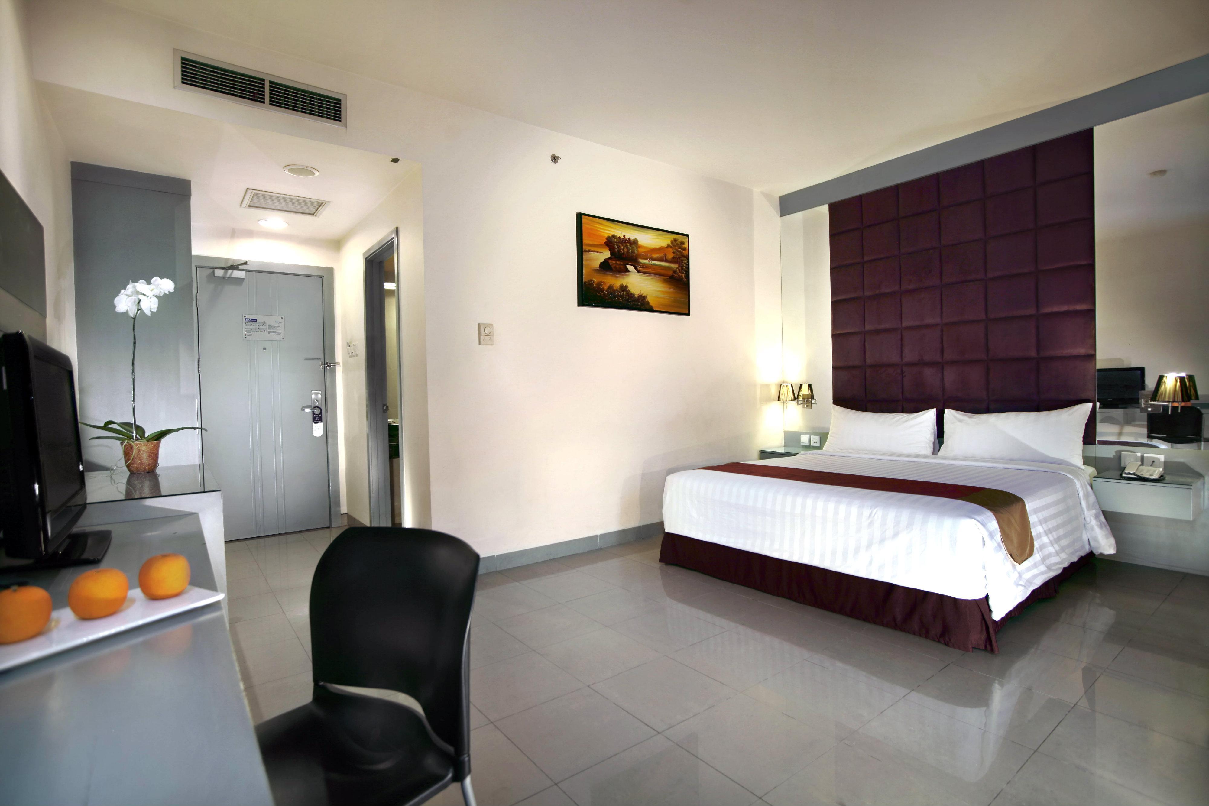 Royal Palm Hotel & Conference Center Cengkareng Jakarta Exterior foto